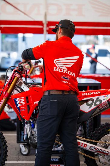 Jett Lawrence Earns His First Win of the Season, at Anaheim 2 SX