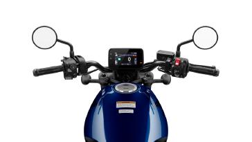2025 Honda Rebel 1100 Pearl Hawkeye Blue cockpit