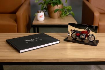 25 Honda Gold Wing Coffee Table Book and Tabletop Model
